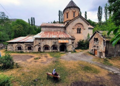 Bin Yillik Tas Camii Asirlara Meydan Okuyor