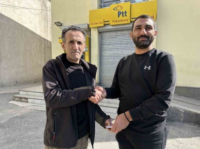 Insanlik Ölmedi Dedirten Hareket Açiklamasi Buldugu Parayi 2 Haftanin Sonunda Sahibini Bularak Teslim Etti