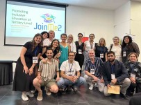 Izmir'den Basladi, Dünyaya Yayildi