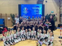 Minik Cimnastikçiler Italya'dan Madalyalarla Döndü