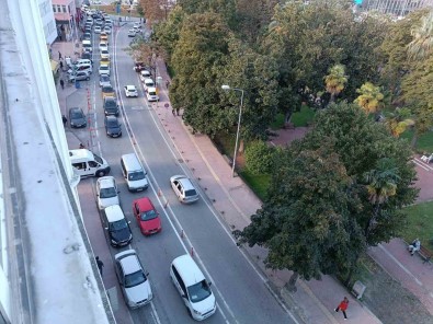 Samsun'da Trafige Kaydi Yapilan Tasit Sayisi Yüzde 15,4 Azaldi