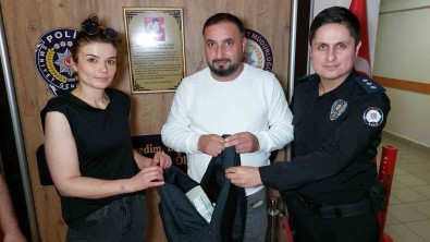 Insanlik Ölmemis Açiklamasi Is Arayan Kadin Sokakta Buldugu 590 Bin Lirayi Sahibine Teslim Etti