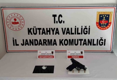 Kütahya'da 2 Kisinin Üzerinde Silah Ve Uyusturucu Ele Geçirildi
