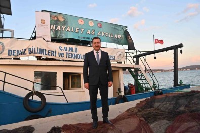 Marmara Denizi'nden 500 Bin Metrekare Hayalet Ag Çikarildi