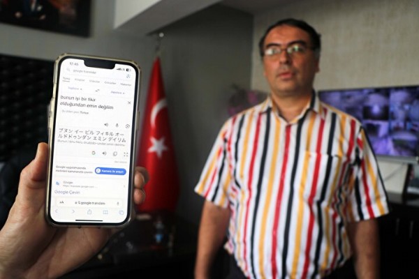 Tam 44 dil biliyor: Bana inanmayanlar gelip çeviri programları ile test edebilir