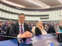 Halfeti Belediye Baskani Albayrak Avrupa'da Türkiye'yi Temsil Etti