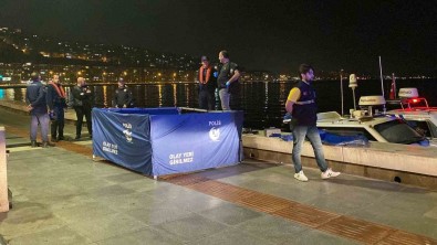Izmir'de Sir Ölüm Açiklamasi Denizden Ayagina Bidon Bagli Ceset Çikti