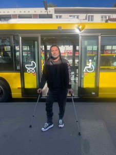 Kazadan Yarali Kurtulan Is Adami Deniz Özvural'dan 50 Kiz Ögrenciye Burs