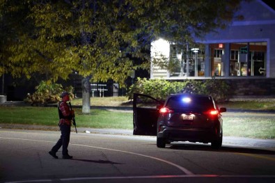 ABD'de 2 Ayri Noktada Silahli Saldiri Açiklamasi 20 Ölü