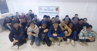 Ağrı’da düzensiz göçmen operasyonu: 27 göçmen yakalandı, 1 kişi gözaltında