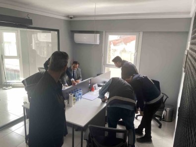 Engin Ve Dilan Polat'a Ait Is Yerlerinde Aramalar Devam Ediyor