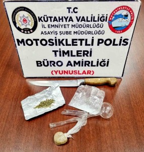 Kütahya'da Yunus Timlerince Bir Araçta Uyusturucu Ele Geçirildi