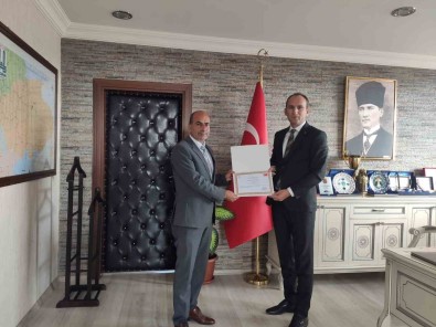 Yerel Yönetimlerden Tebrik Belgeleri