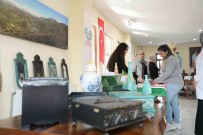 Diyarbakir'da 65 Yas Üstü Vatandaslarin El Emegi Çalismalari Sergilendi