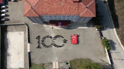 Ögrenci Ve Ögretmenlerden '100.Yil' Koreografisi
