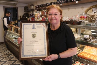 (Özel) Bursa'da Asirlik Lezzetler Sunan Bu Pastane Neredeyse Cumhuriyet Ile Yasit