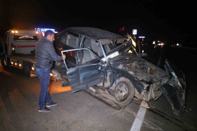 2 Otomobilin Çarpistigi Kazada 5 Kisi Yaralandi