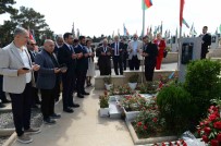 ATO Baskan Vekili Yilmaz, Haydar Aliyev'in Mezarini Ziyaret Etti