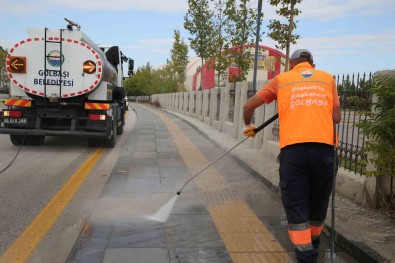 Gölbasi Belediyesi Ilçeyi Temiz Tutmaya Devam Ediyor