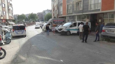 Kötü Kokular Gelen Evden Bir Kisinin Cansiz Bedeni Çikti