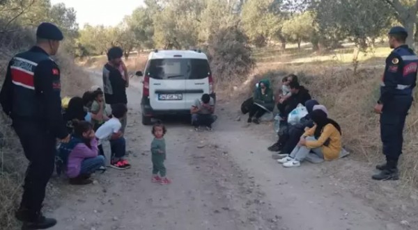 7 kişilik araçtan 16 kaçak göçmen çıktı