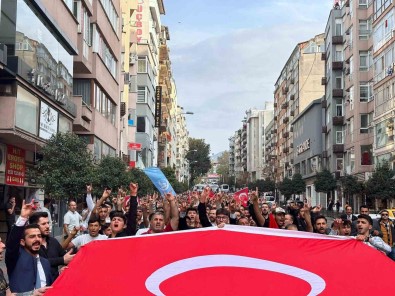 Bursa'da Çarsamba Mahallesi Kirmizi Beyaza Büründü