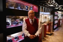 Küçük Yastan Itibaren Biriktirmeye Basladigi Yüzlerce Fotograf Makinesiyle Müze Kurdu