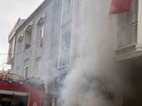 Küçükçekmece'de Yangin Panigi