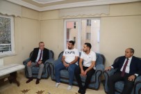 Rektör Turabi'den Ögrenci Evine Çat Kapi Ziyaret Açiklamasi 'Ev Tertemiz, Bal Dök Yala'