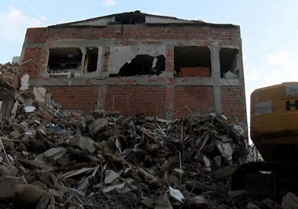 Pes dedirten görüntü: Bina yıkıldı acı gerçek ortaya çıktı