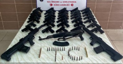 Kadının pazar arabasından kalaşnikof çıktı