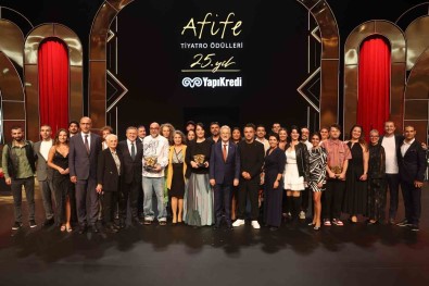 Tiyatronun En Prestijli Ödülü Nilüfer Kent Tiyatrosu'na