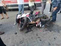 Turgutlu'da Motosiklet Ile Minibüs Çarpisti Açiklamasi 1 Yarali