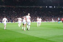 UEFA Sampiyonlar Ligi Açiklamasi Manchester United Açiklamasi 2 - Galatasaray Açiklamasi 3 (Maç Sonucu)