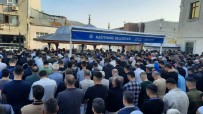 Yunanistan'da Öldürülen 6 Türk'ten 4'Ü Istanbul'da Topraga Verildi
