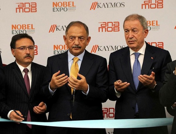 Teslimat başlıyor! Bakan Özhaseki deprem konutları için tarih verdi