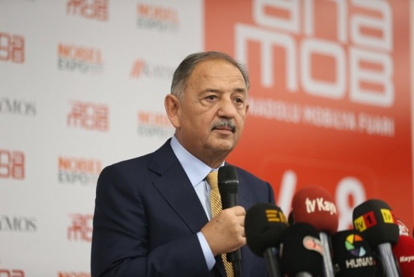 Teslimat başlıyor! Bakan Özhaseki deprem konutları için tarih verdi