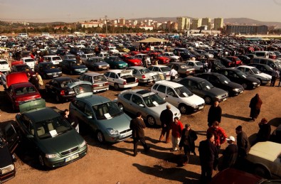 Bakan Bolat rakamlarla açıkladı! Otomobil fiyatları düşüyor