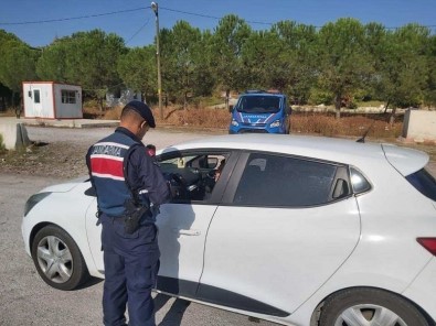 Balikesir'de Jandarmadan Asayis Ve Trafik Uygulamasi