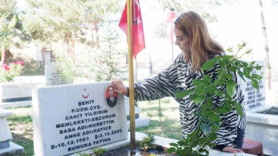 Sehit Kizinin 15 Yillik Baba Özlemi