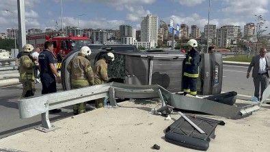 Basaksehir Çam Ve Sakura Sehir Hastanesi Kavsaginda Kaza Açiklamasi 3 Yarali