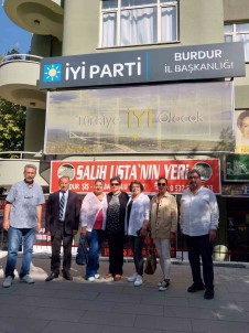 Burdur IYI Parti'de 15 Kisi Istifa Etti