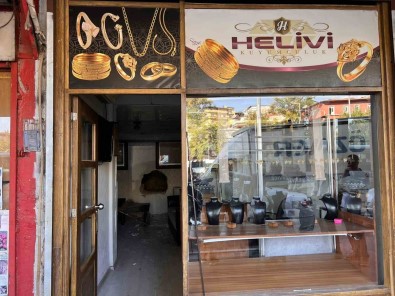 Duvari Delip, Kuyumcuyu 15 Dakikada Soymuslar