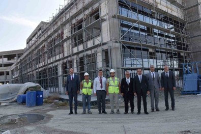 Aydin Il Saglik Müdürü Senkul, Çine Devlet Hastanesi Insaatinda Incelemelerde Bulundu