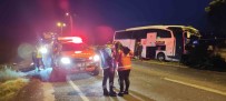 Kayseri'de Kontrolden Çikan Yolcu Otobüsü Aydinlatma Diregine Çarpti Açiklamasi 16 Yarali