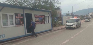 Konteyner Is Yerinde Hayata Tutunmaya Çalisan Depremzede Esnafa Hirsizlik Soku