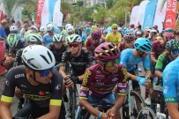 Cumhurbaskanligi Türkiye Bisiklet Turu'nda Alanya-Antalya Etabinin Starti Verildi Haberi