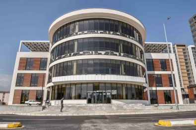 Kepez'den Cumhuriyete Çok Özel Kütüphane