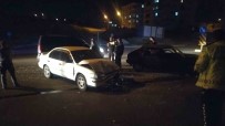 Iki Otomobil Çarpisti Açiklamasi 2 Yarali