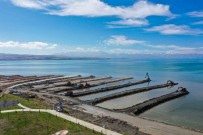 Van Gölü'nden 1 Milyon 365 Bin Metreküp Dip Çamuru Çikartildi